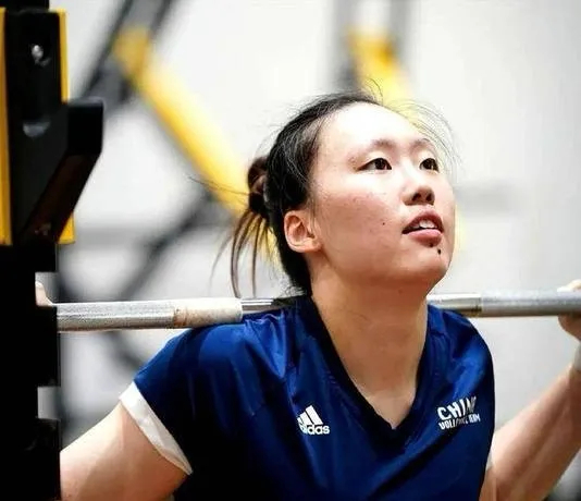 邹佳祺打出丁霞既视感！年轻二传能否复刻“小蚂蚁”逆袭路？|上海|国家队|北京女排|许晓婷|中国女排_新浪新闻