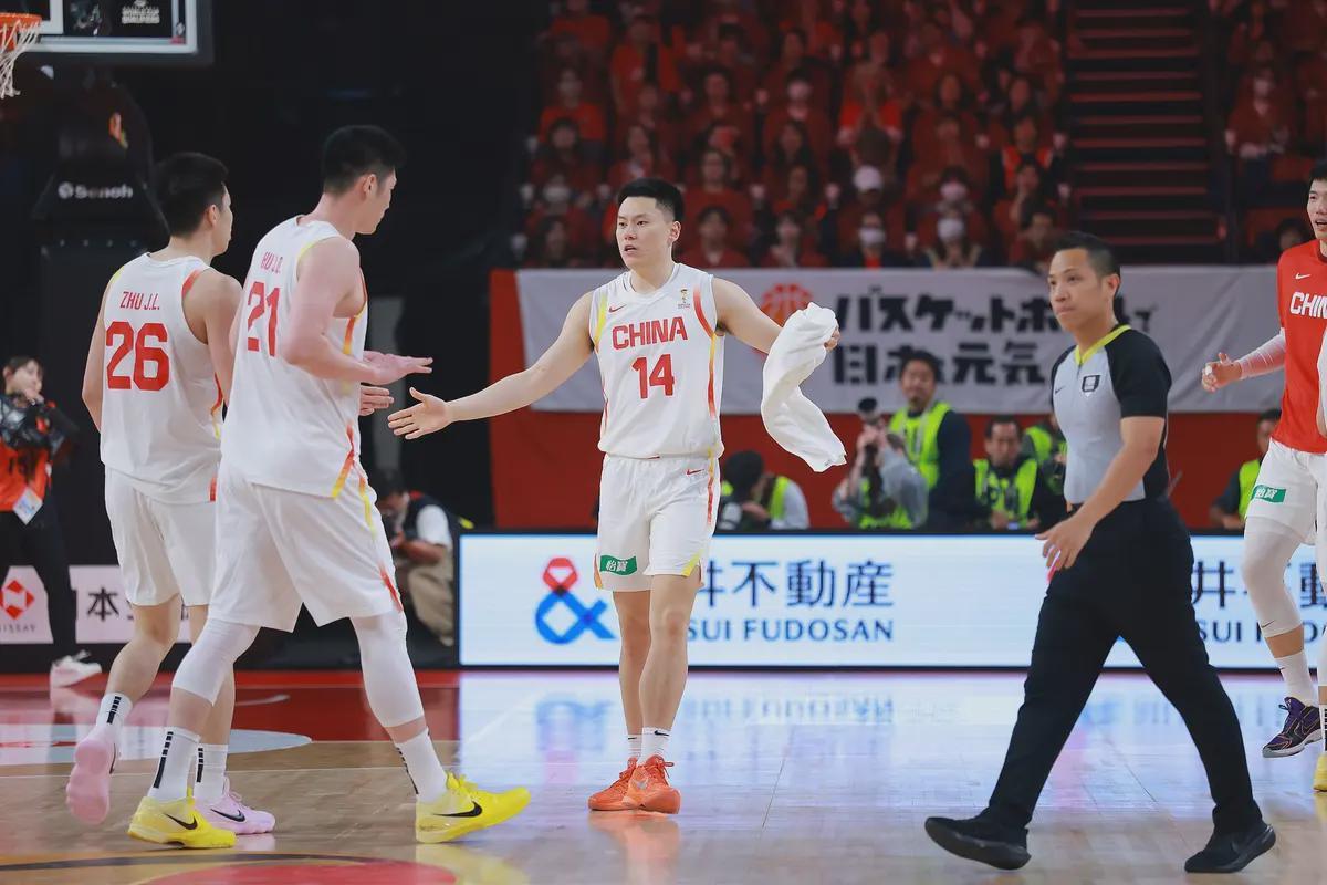 星空体育官网入口-11分绝境逆转！李弘权+21正负值暗藏玄机，中国男篮赢在哪？